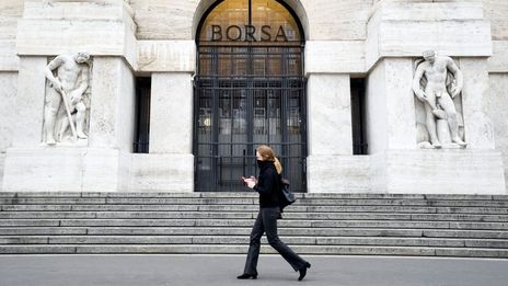 Milan stock exchange, cautious start after France vote, in light Finecobank